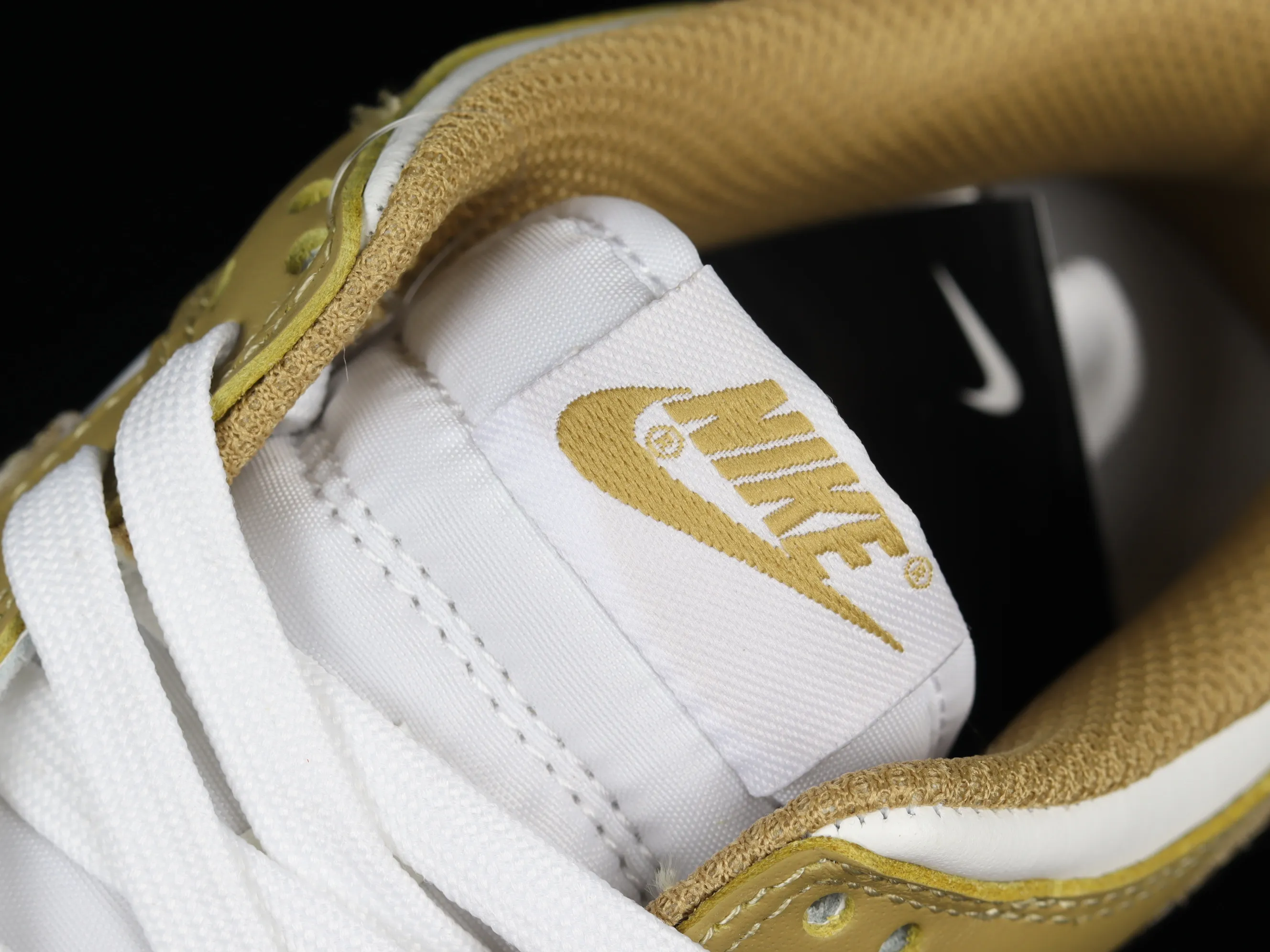 All Categories Nk SB Dunk Series Nk SB Dunk Low Low-top sneakers J version Nk Dunk Low ESS "Barley Paisley" Avocado green Cashew flower SB low-top sports and leisure sneakers DH4401-104